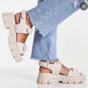 [NEW] Missguided Cream Quilted Chunky Grandad Sandal